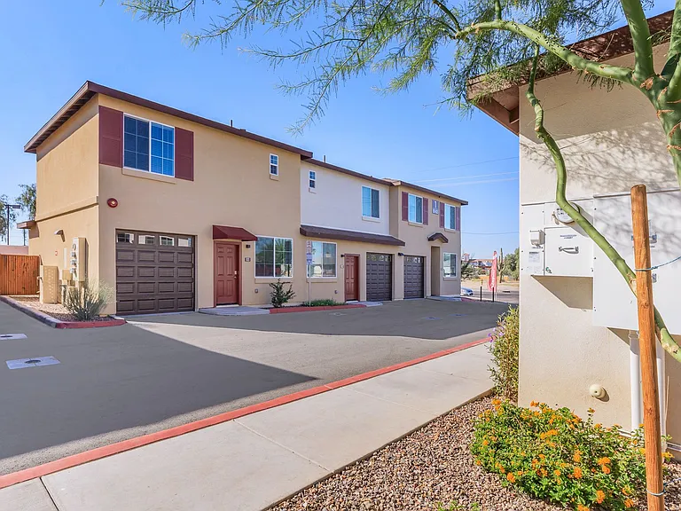 San Luciano Townhomes — Photo 18