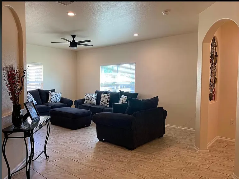 5981 Midcrown Dr — Photo 5