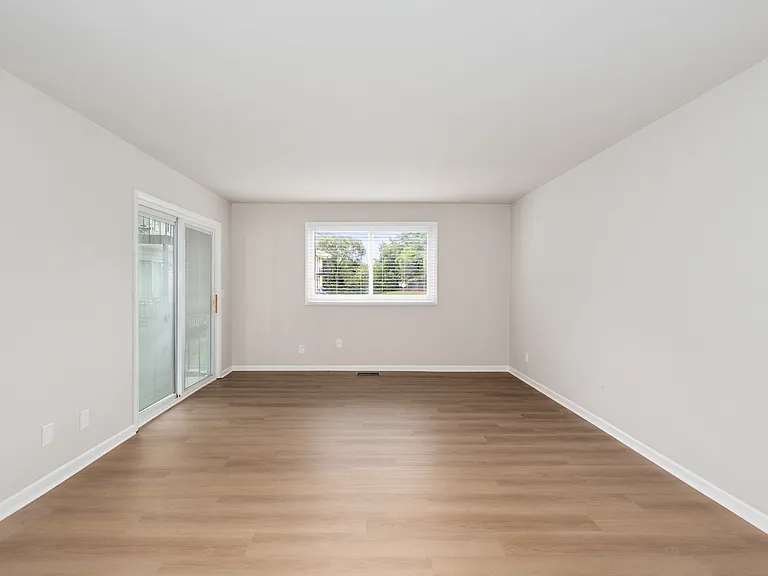 613 Hillsboro Rd #C12 — Photo 11