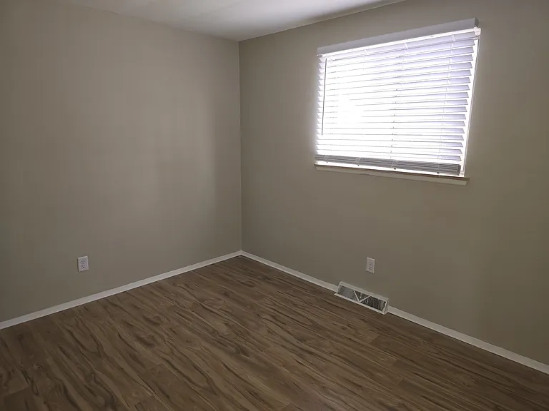 232 E Oak Cliff Ct #4 — Photo 4