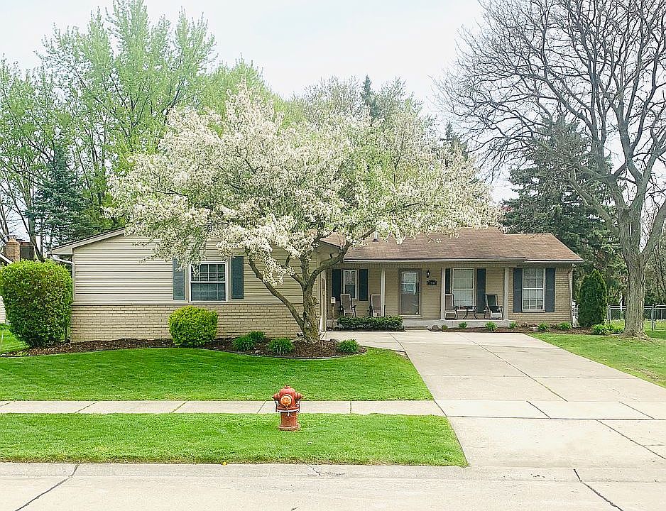 1st image of 2376 Avery Dr