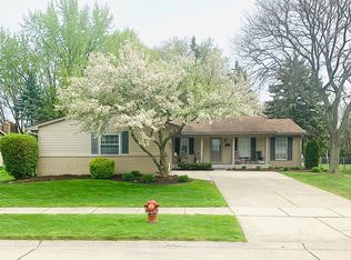 2376 Avery Dr, Troy, MI 48085
