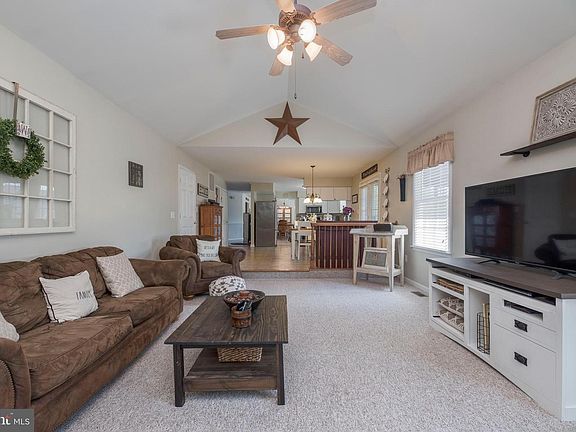 4th image of 55 Boulder Dr