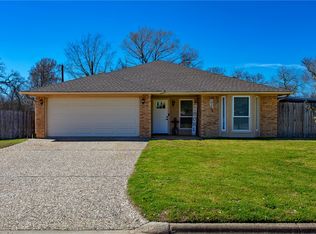 4720 Knight Dr, Bryan, TX 77802