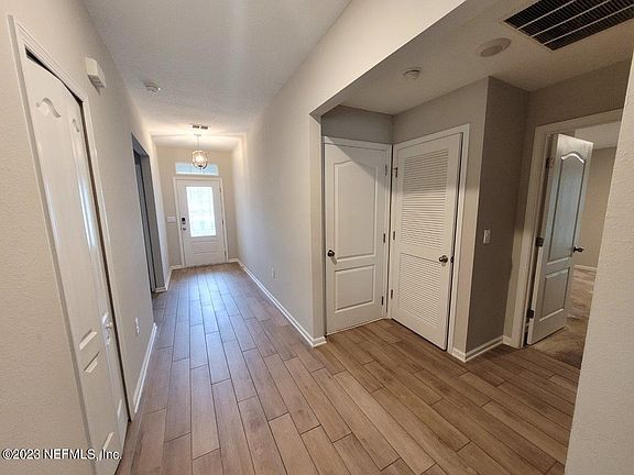3rd image of 82905 THOMPSON Lane
