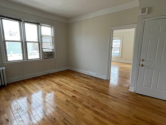 3rd image of 3064 41st St #3
