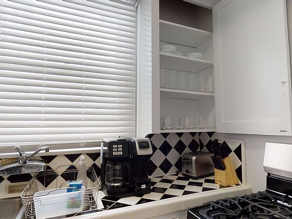 5th image of 660 S Cloverdale Ave APT 204