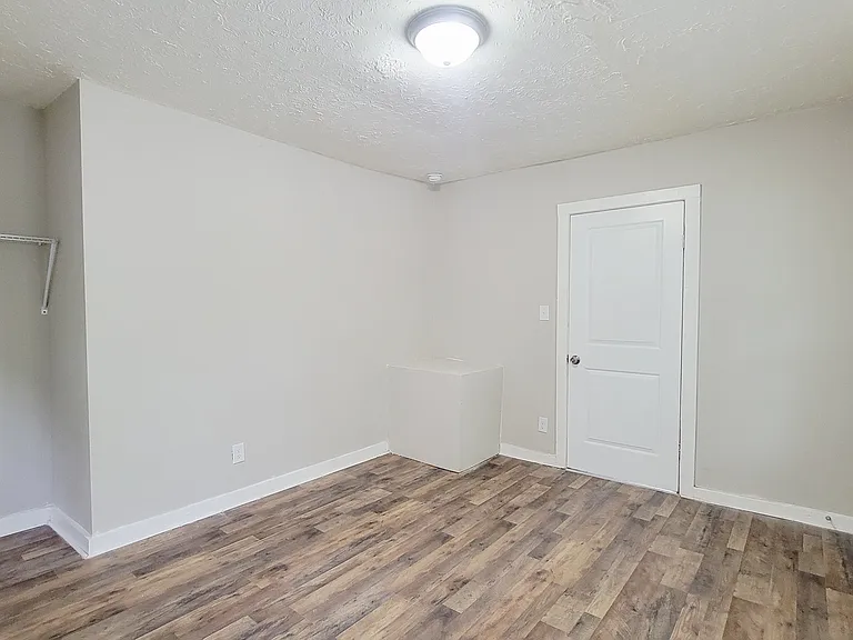 417 Pine St — Photo 13