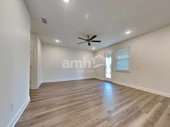5th image of 11602 Bay Hill Cir