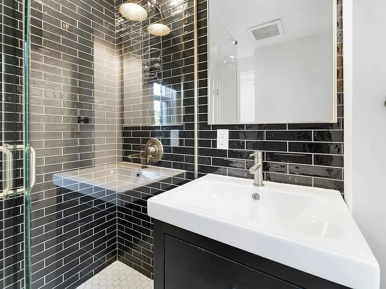 327 Catherine St — Photo 24