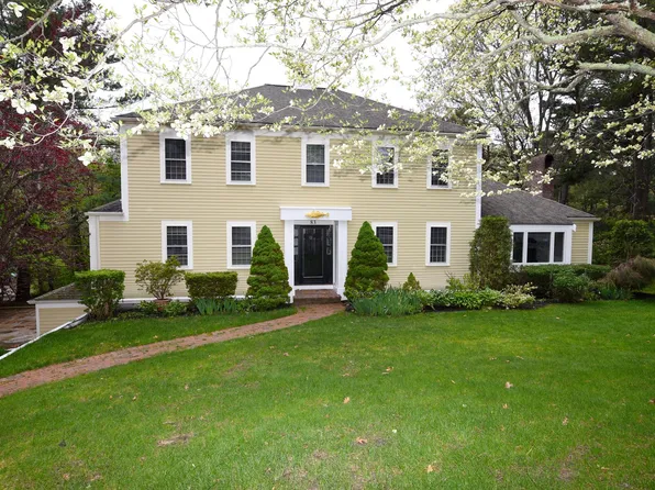 83 Winding Way, Plymouth, MA 02360