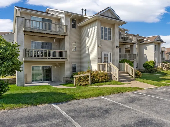 1260 44th St Unit A, Marion, IA 52302