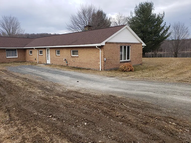 1360 Farm View Rd — Photo 1