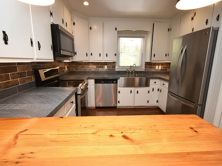 1800 Kirkwood Dr — Photo 10