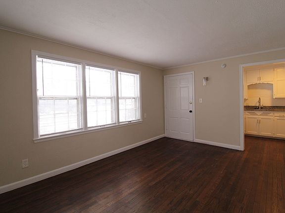 3rd image of 606 E Glendale St