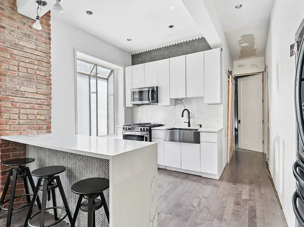 106 E 32nd St, Brooklyn, NY 11226