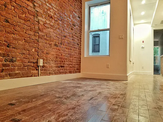 Rented by TheRealEstateCompany.com LLC | media 25