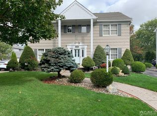 30 Parsler Pl, Fords, NJ 08863