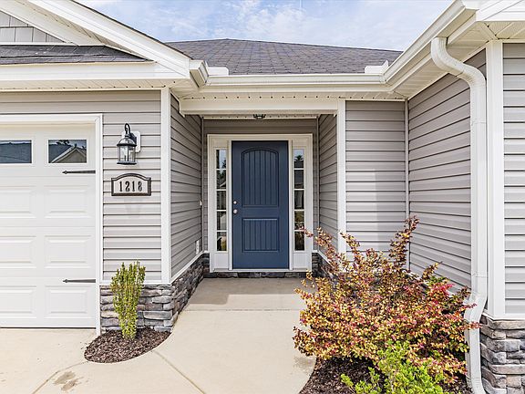4th image of 1218 Belgrove Drive
