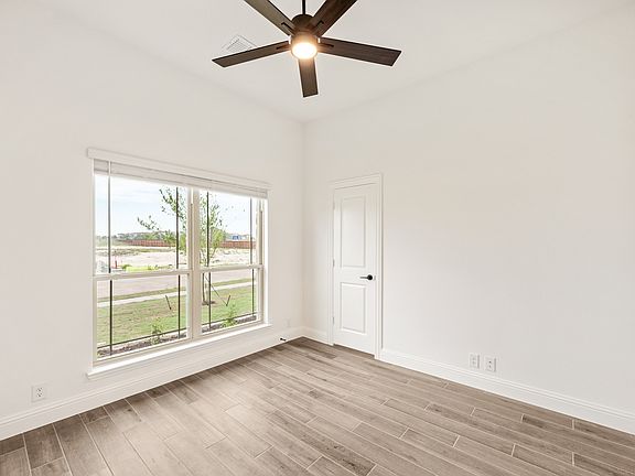 5th image of 409 Loftsmoor Ln
