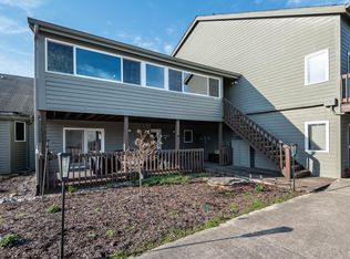 9551 S Harbour Pointe Dr, Bloomington, IN