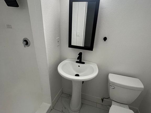 5th image of 851 S Kenmore Ave APT 23