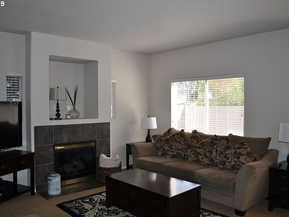 3rd image of 4105 SE 187th Pl
