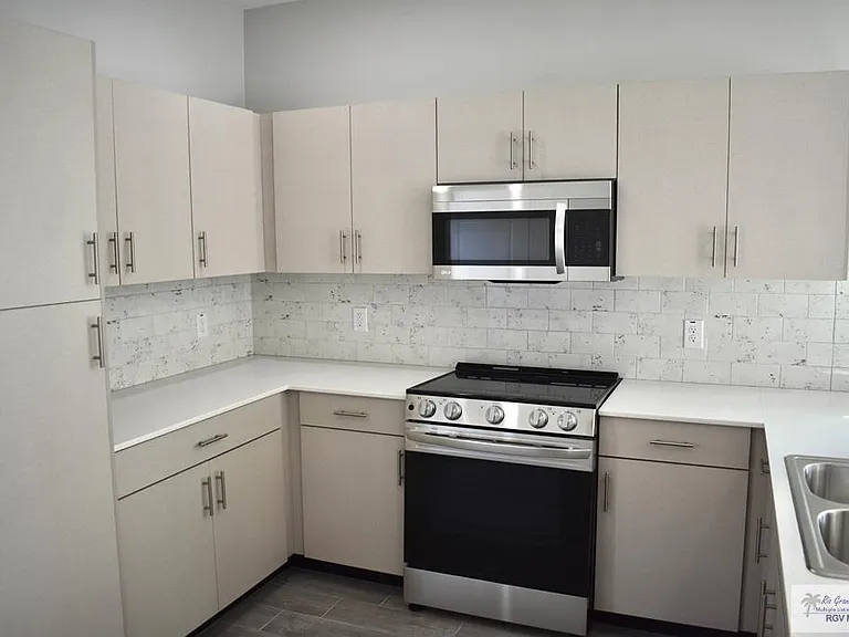 805 W Dove Ave #1 — Photo 12