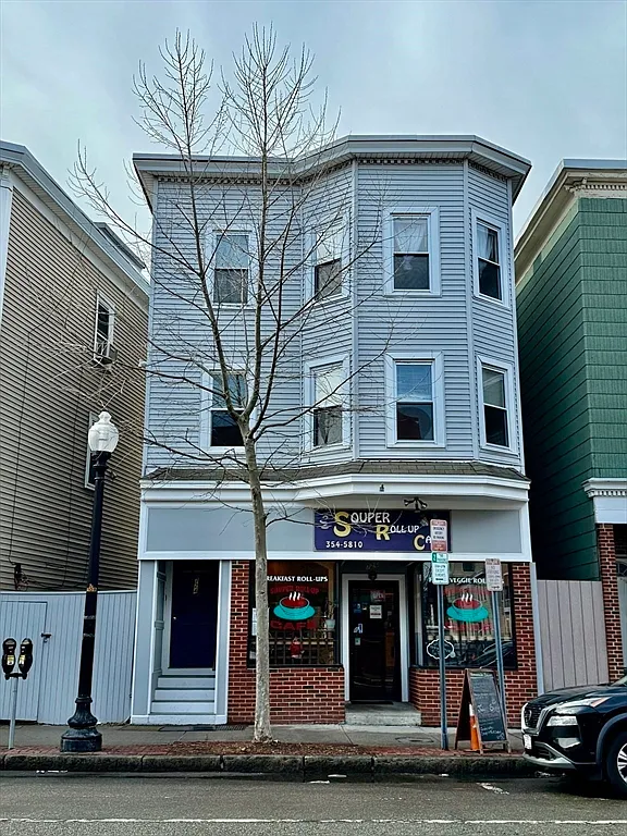 2 bed, 1.0 bath, 762 sqft, $2,700 — Photo 1