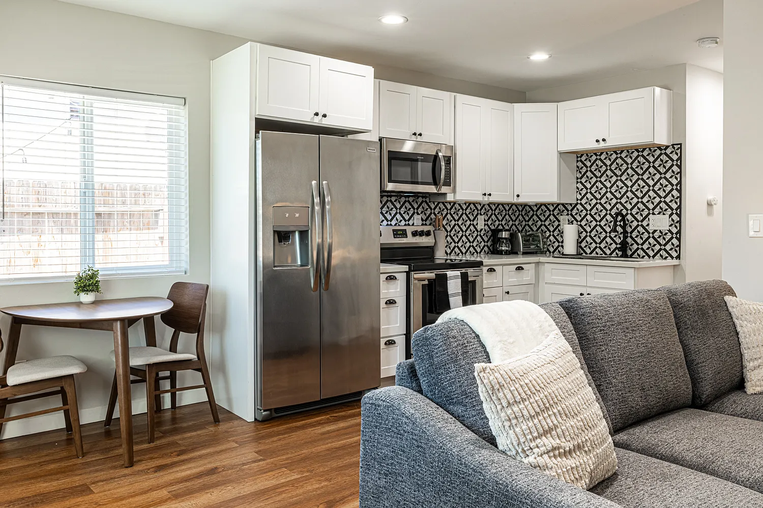 1 bed, $4,000 — Photo 3