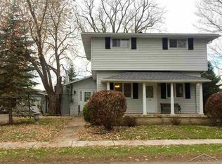 142 S 4th St, Freeland, MI 48623