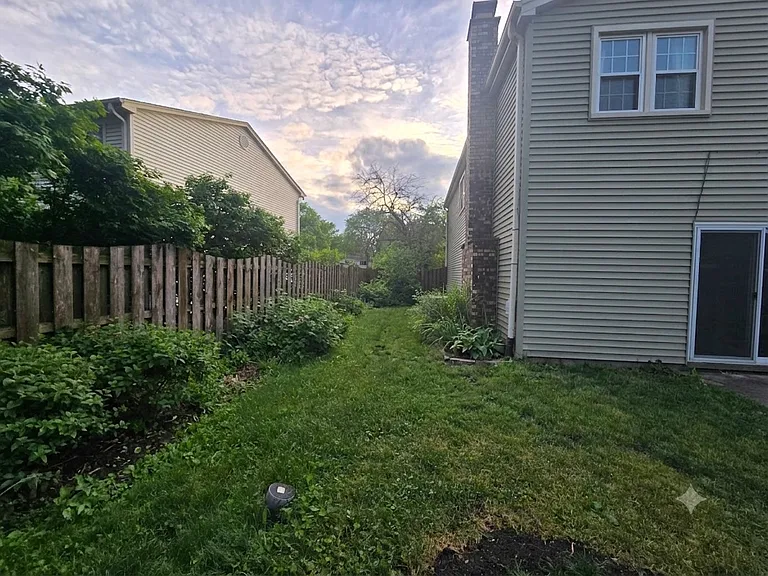 5S735 Park Meadow Dr — Photo 16