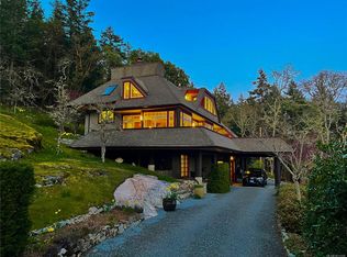 8242 Thomson Pl, Central Saanich, BC