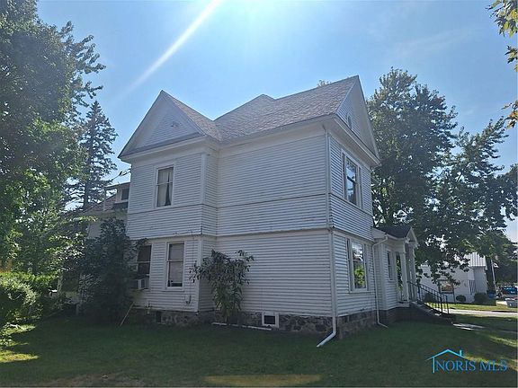 5th image of 304 E Main St