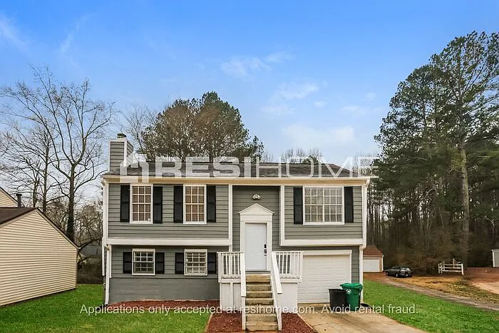 3 bed, 2.0 bath, 1373 sqft, $1,635 — Photo 1