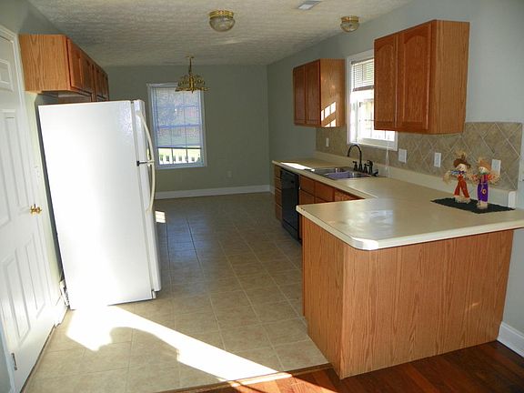 5th image of 7706 Little Man Ln