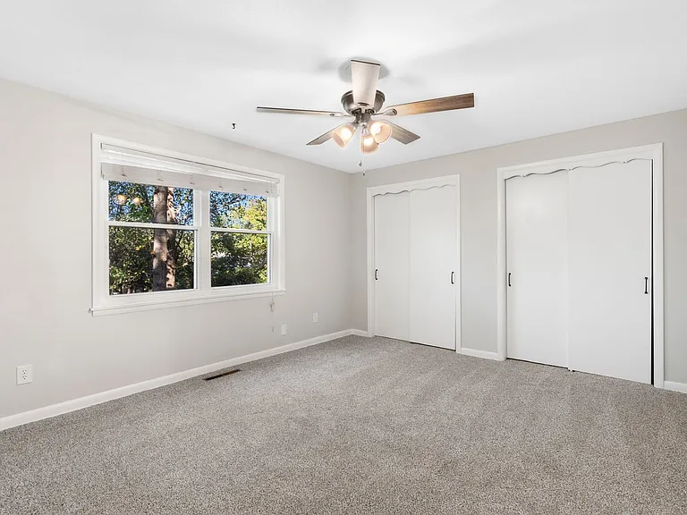 2329 E Bancroft St — Photo 18