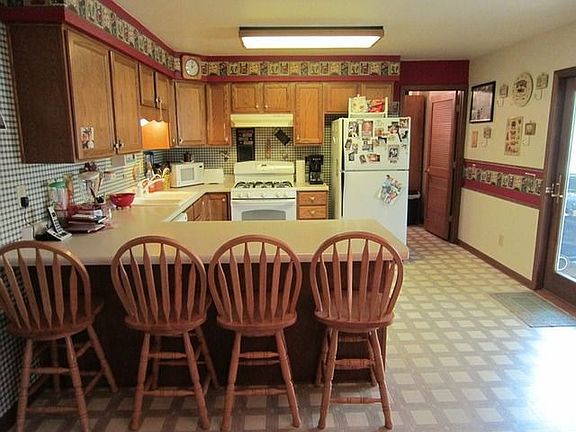 4th image of 2185 Groom Ln