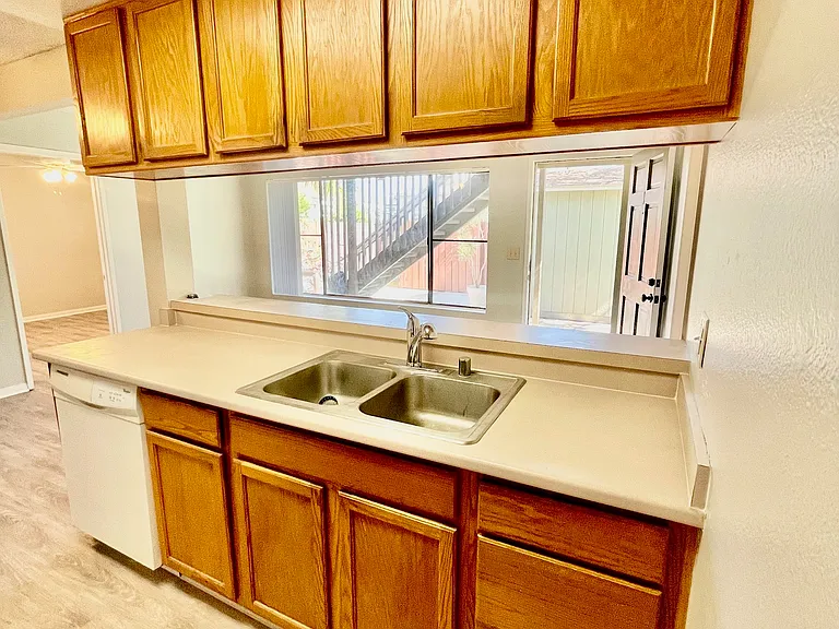 1354 Reed Ave #1 — Photo 10