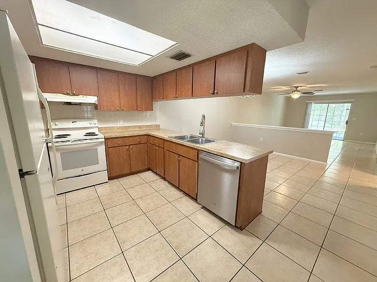 1316 London Ave — Photo 4