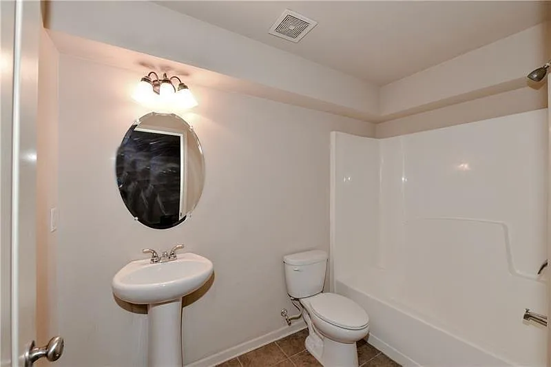 4 bed, 3.5 bath, 2628 sqft, $3,400 — Photo 3