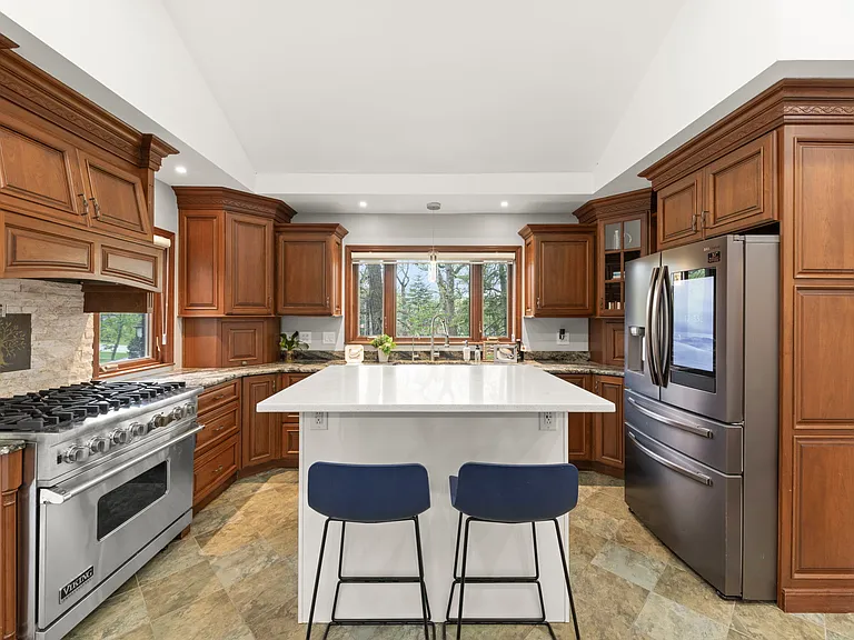 8816 W 123rd St — Photo 36