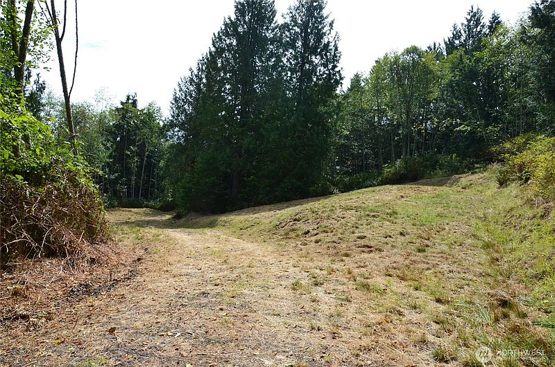 3rd image of 1050 Andy Cooper Road