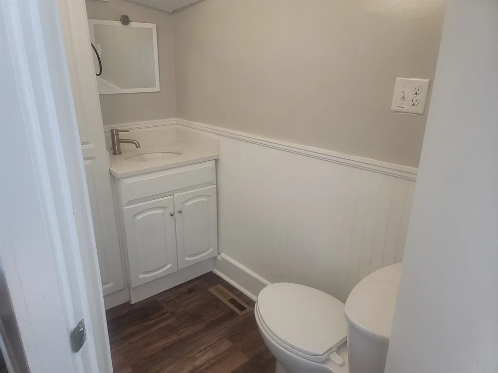 1 bed, 1.5 bath, 756 sqft, $1,800 — Photo 4