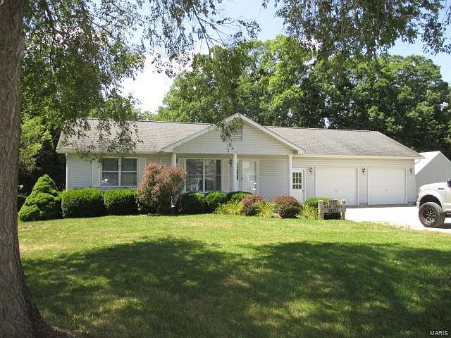 1st image of 200 Red Oaks Dr