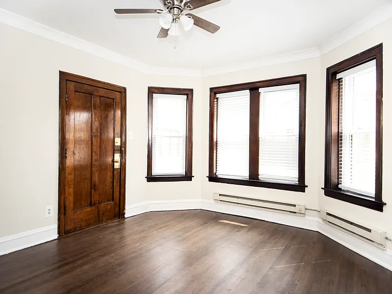 3819.5 N Greenview Ave #3W — Photo 7