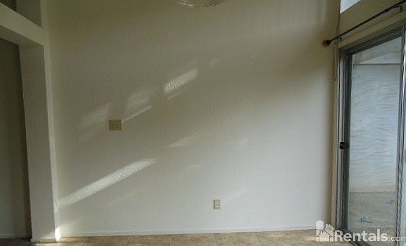 4th image of 7360 N Woodrow Ave
