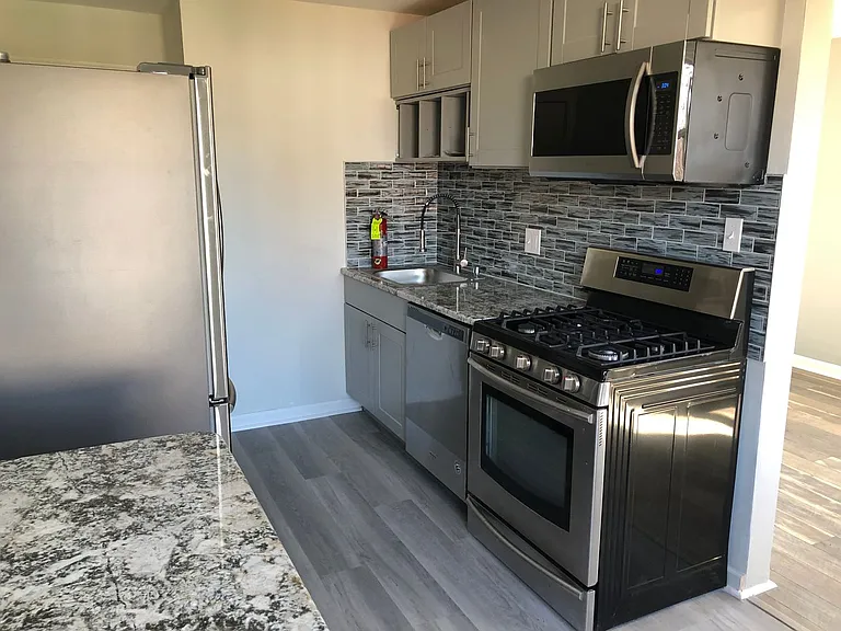 357 Holland St — Photo 5
