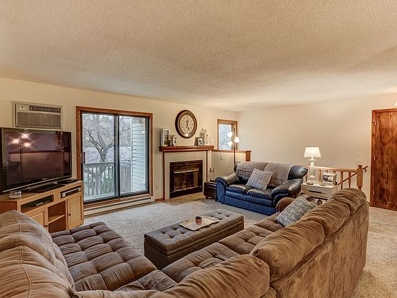 4th image of 480 Larpenteur Ave E APT 120