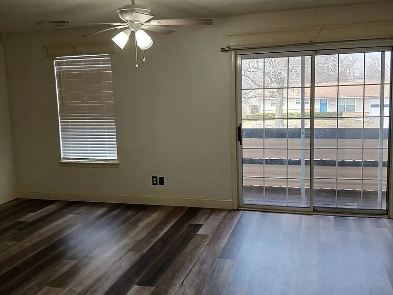 2409 Texas Ave — Photo 3